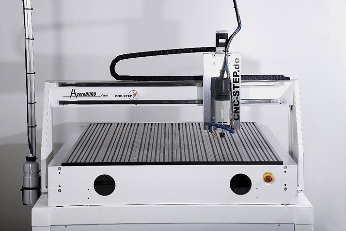 AceroDURO 1010 milling machine frontview