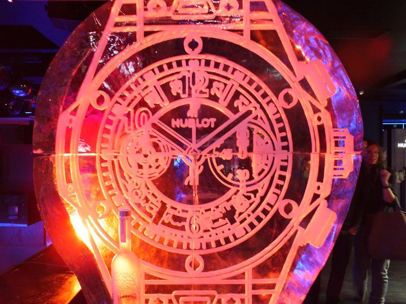 Milling ice Hublot clock