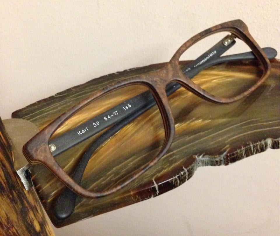 Holzbrille